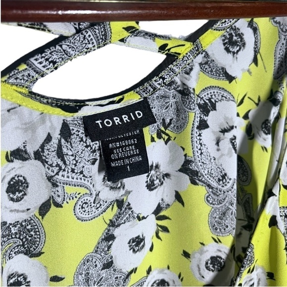 EUC Torrid Neon Yellow Paisley and Floral Blouse 1X - Picture 6 of 8